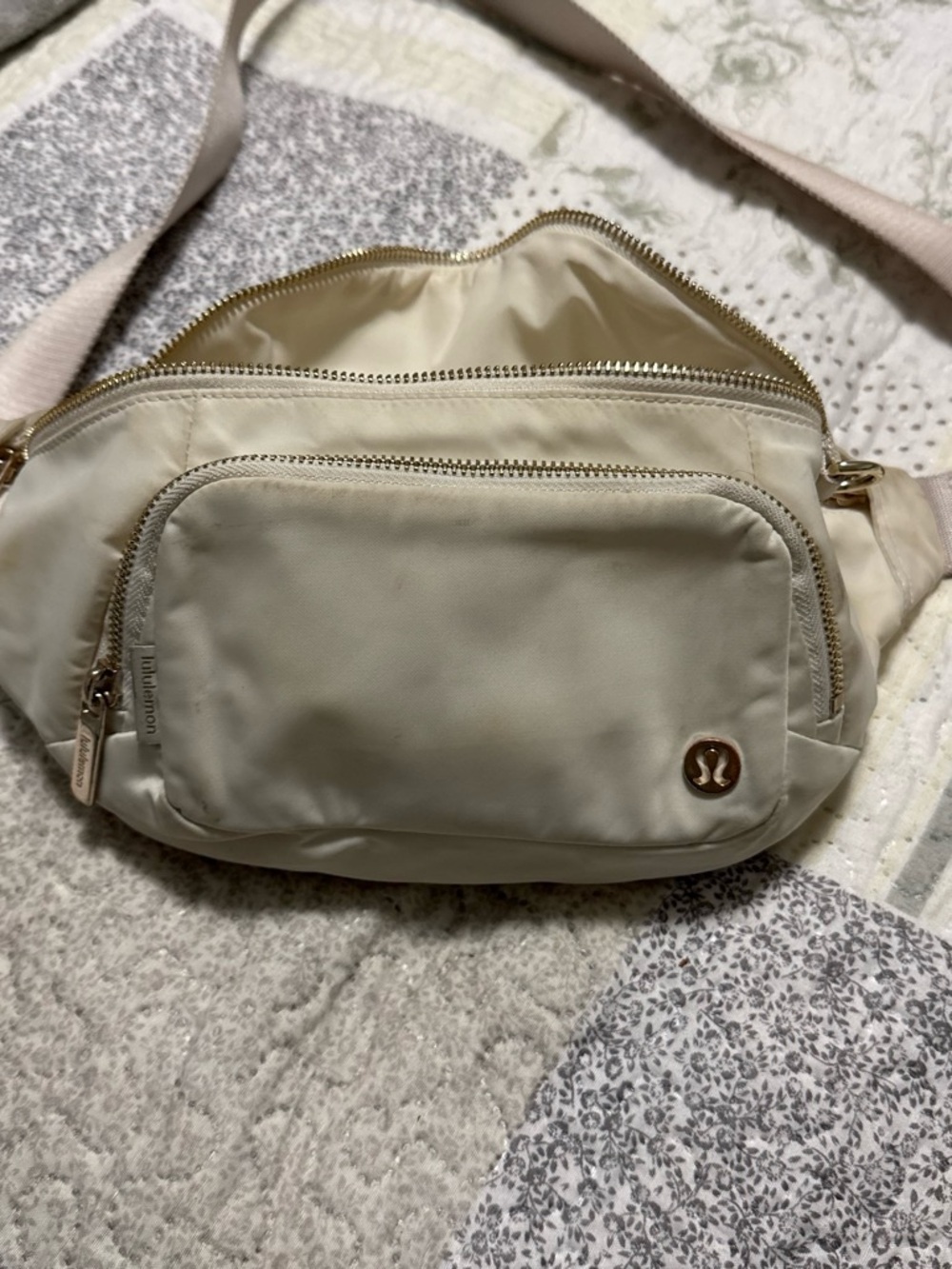 lululemon athletica Cream/Nude Crossbody Belt Bag